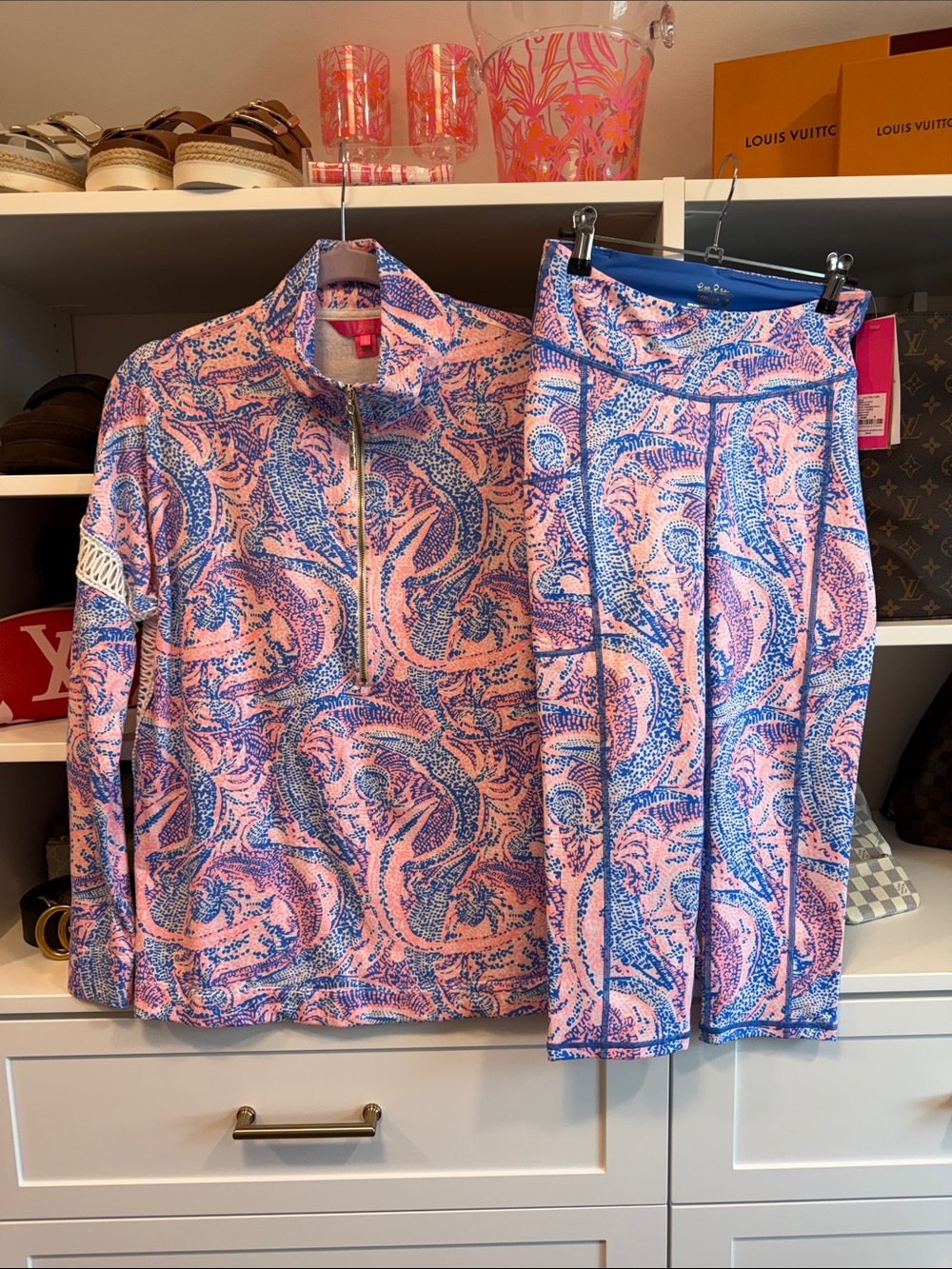 Lilly Pulitzer Popover (EUC) and Crop Leggings NWT Set Coastal Blue Maybe Gator